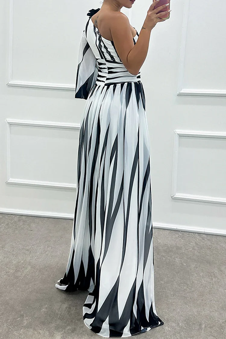 Chloe – Elegantní Maxi Šaty s Pruhovaným Jednobodovým Rukávem