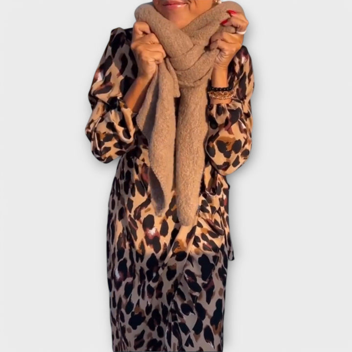 Casual leopardí šaty s V-výstřihem