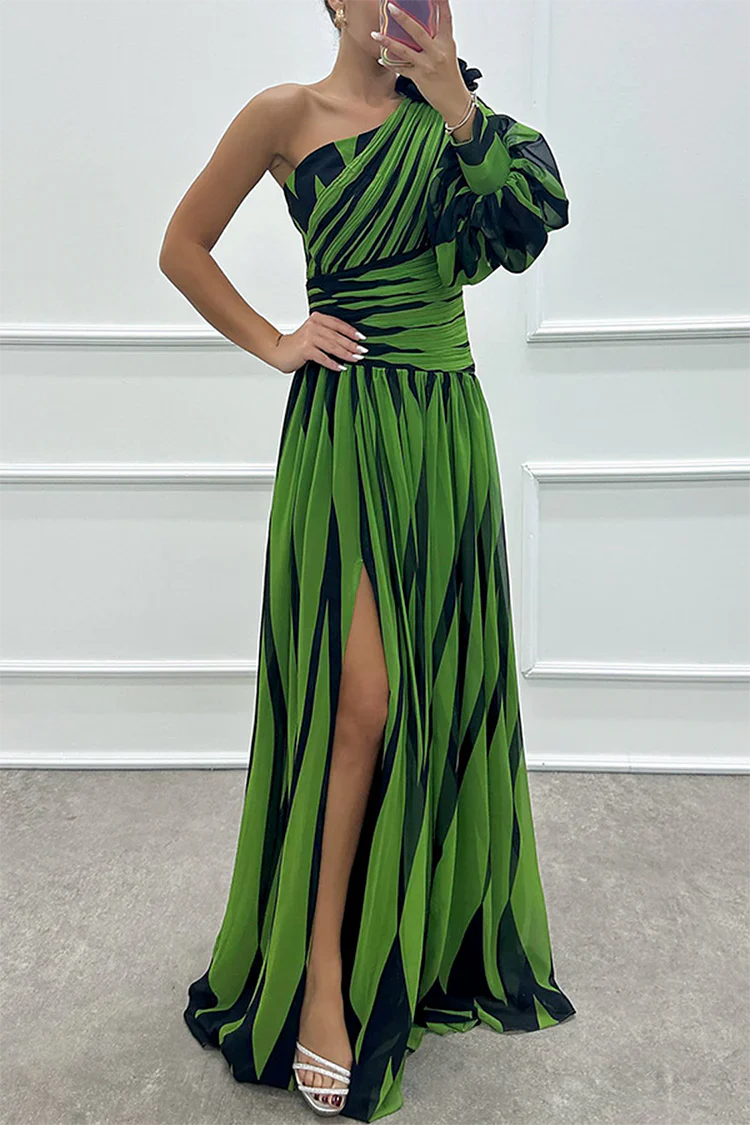 Chloe – Elegantní Maxi Šaty s Pruhovaným Jednobodovým Rukávem