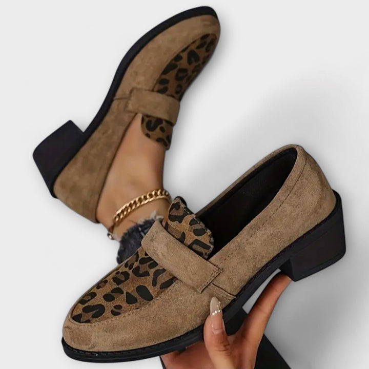Elegantní dámské boty s leopardím potiskem
