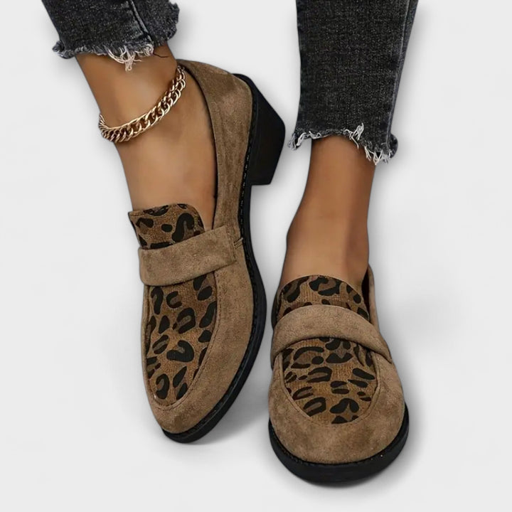 Elegantní dámské boty s leopardím potiskem